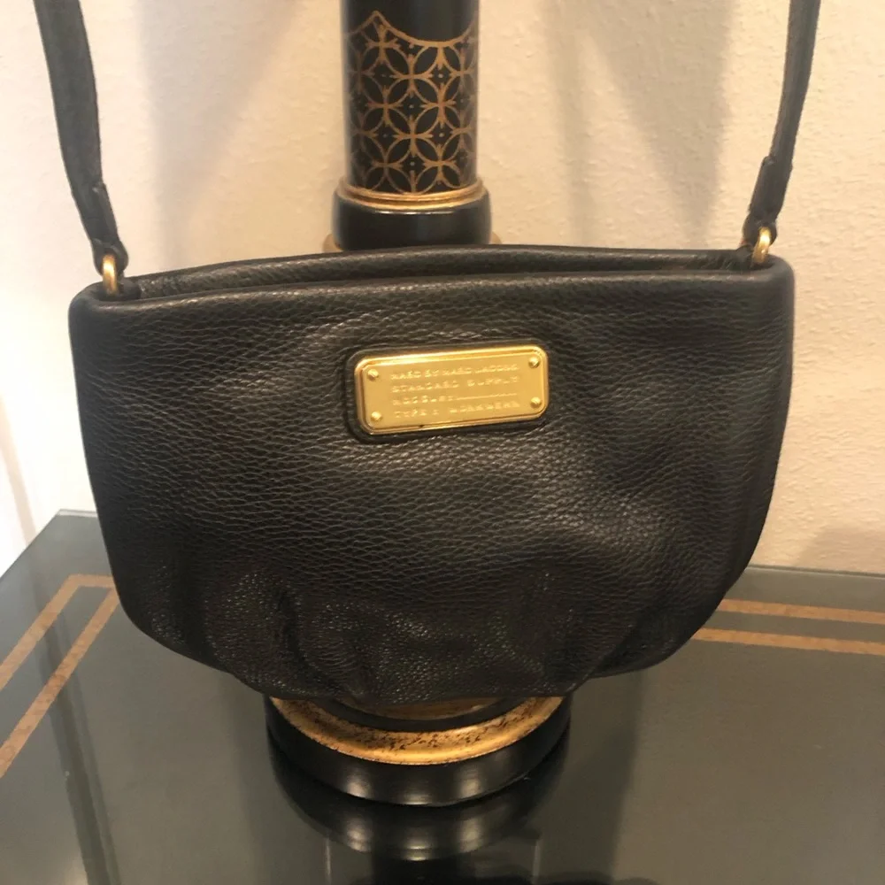 MARC JACOBS black leather small crossbody NWOT w/ Dustbag